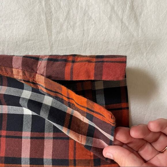 Margaret Howell Italian Cuffed Cotton Plaid Blouse in Red and Orange, size 8 - Picture 10 of 12
